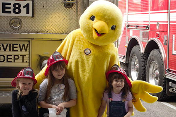 Airy the Canary with multiple children